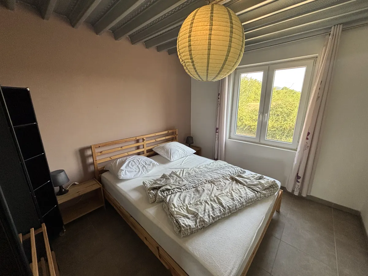 Schlafzimmer mit Doppelbett von Gîte 3 von Villa Vallon I