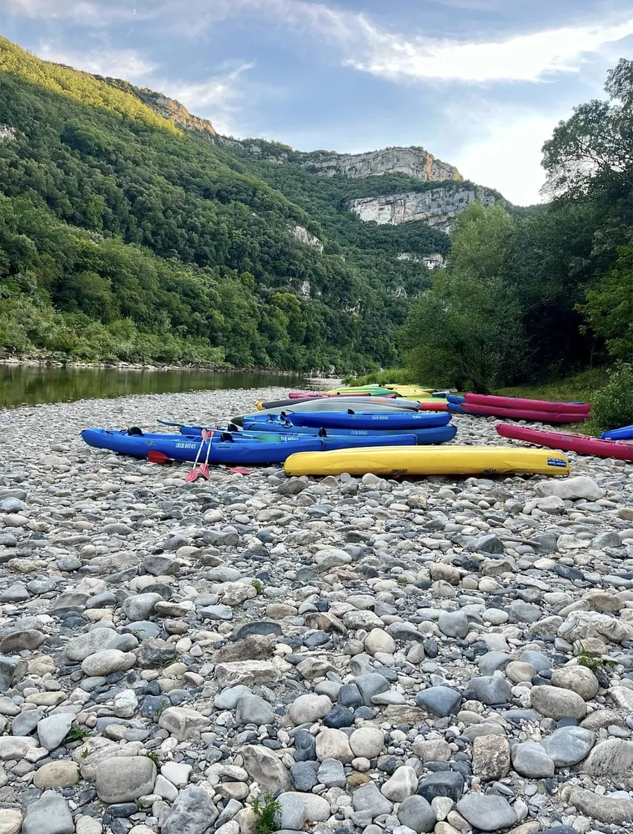 Kanufahrt durch die Gorges de l’Ardèche
