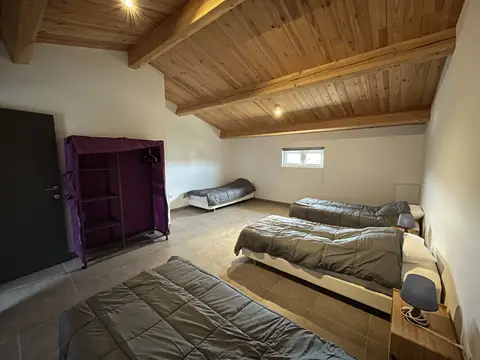 Erstes Schlafzimmer im Obergeschoss von Gîte 1